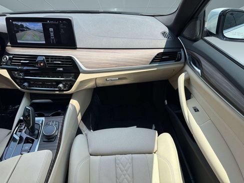 Used 2023 BMW 530i w/ Premium Package RWD image 30