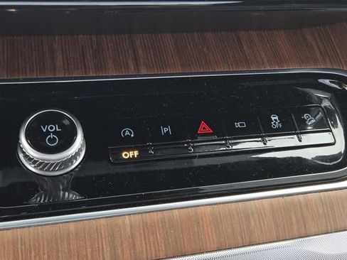 Used 2025 Ford Expedition Max King Ranch image 9