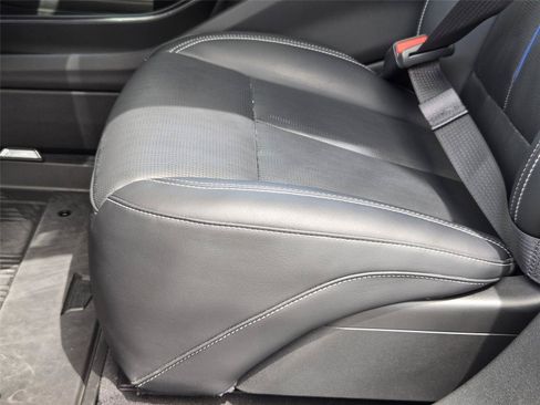 Used 2025 Cadillac Lyriq Luxury w/ LPO, Floor Liner Package AWD/4WD image 28