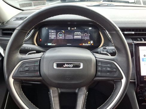 Used 2022 Jeep Grand Cherokee Limited AWD/4WD image 21