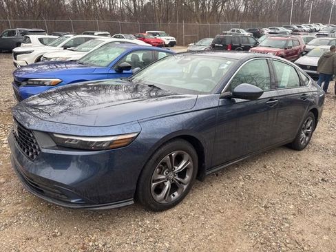 Certified 2023 Honda Accord EX image 3