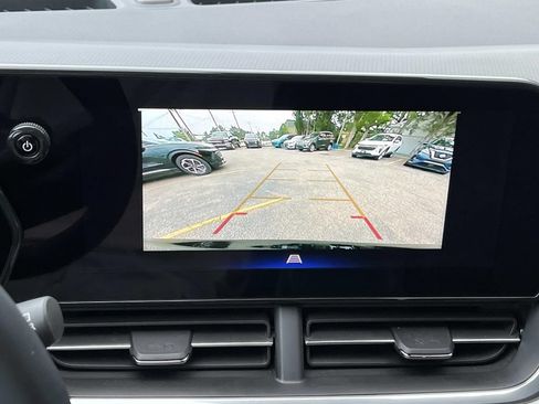 Used 2024 Chevrolet Trax LT w/ Driver Confidence Package FWD image 18