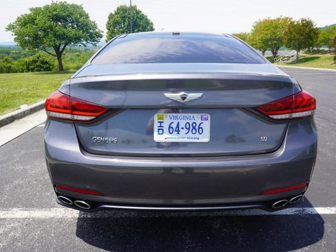 Used 2015 Hyundai Genesis 5.0 RWD image 14