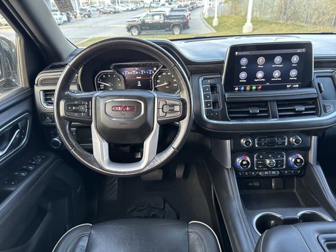 Used 2021 GMC Yukon XL SLT image 16