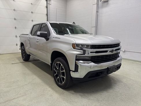 Used 2022 Chevrolet Silverado 1500 LT w/ Bed Protection Package image 2