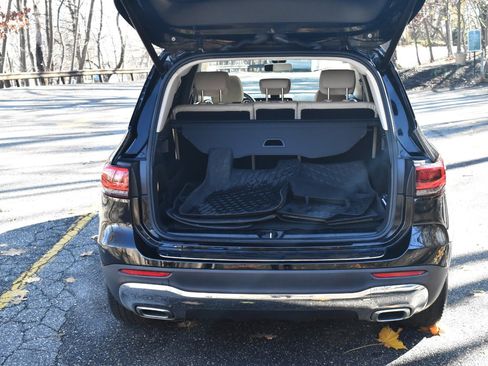 Used 2021 Mercedes-Benz GLB 250 4MATIC w/ Premium Package image 41