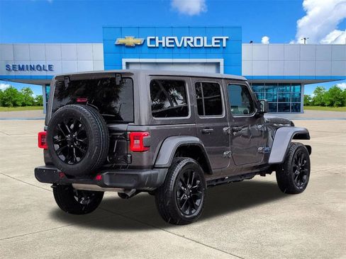 Used 2025 Jeep Wrangler Unlimited Sahara w/ Safety Group AWD/4WD image 4