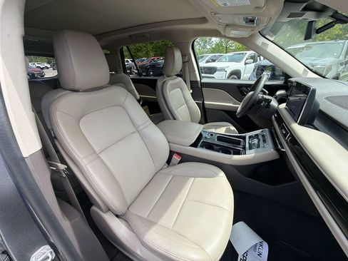 Used 2023 Lincoln Aviator AWD w/ Premium Package image 26