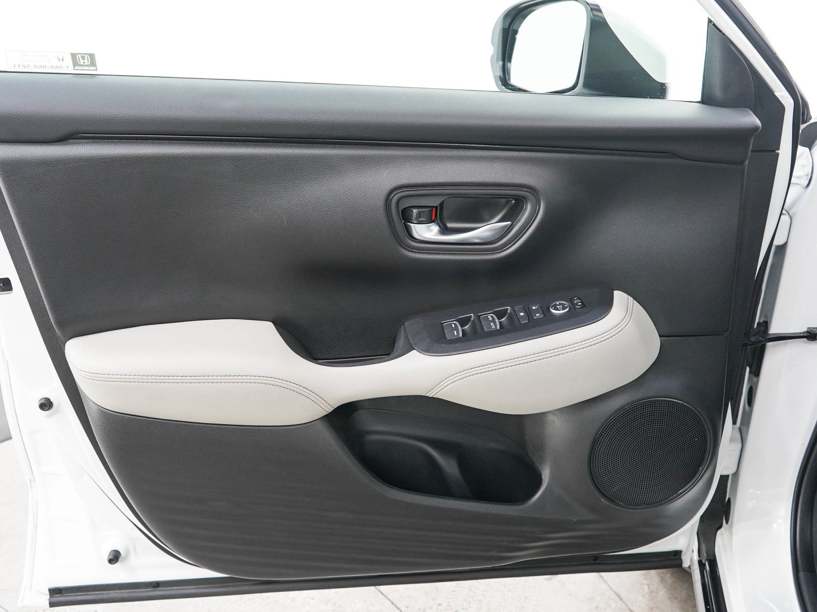 Used 2025 Honda HR-V EX-L image 19