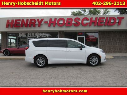 Used 2026 Chrysler Pacifica Limited