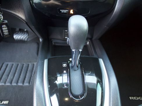 Used 2016 Nissan Rogue S w/ Appearance Package image 23