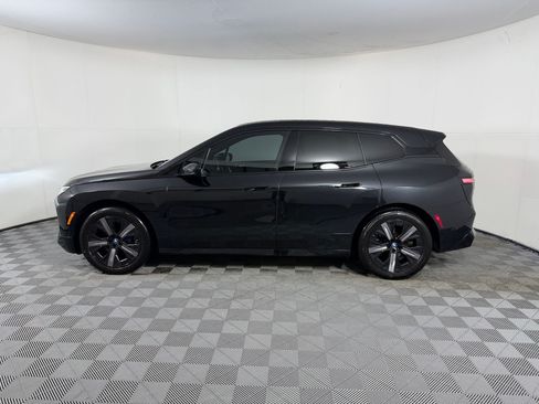 Certified 2024 BMW iX xDrive50 w/ Premium Package AWD/4WD image 2