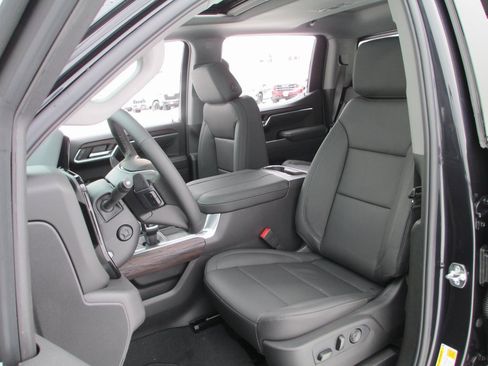 New 2026 GMC Sierra 1500 SLT w/ SLT Convenience Package image 13