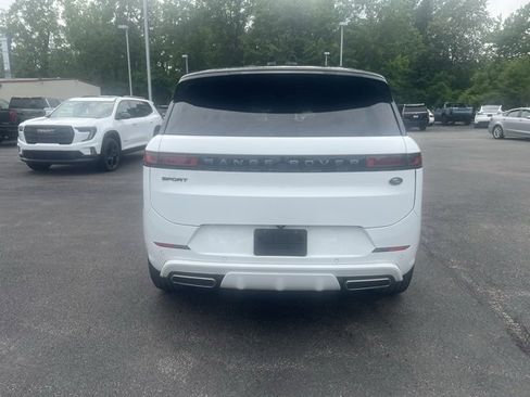 Used 2023 Land Rover Range Rover Sport SE Dynamic image 4
