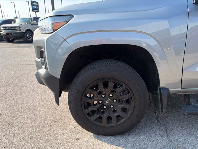 Used 2026 Chevrolet Colorado W/T RWD image 11