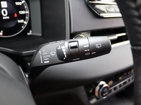 New 2025 Mitsubishi Outlander SE image 16