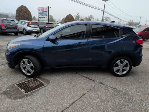 Used 2017 Honda HR-V LX image 5