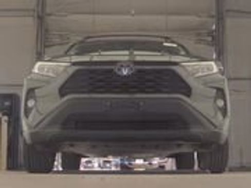 Used 2019 Toyota RAV4 XLE image 2