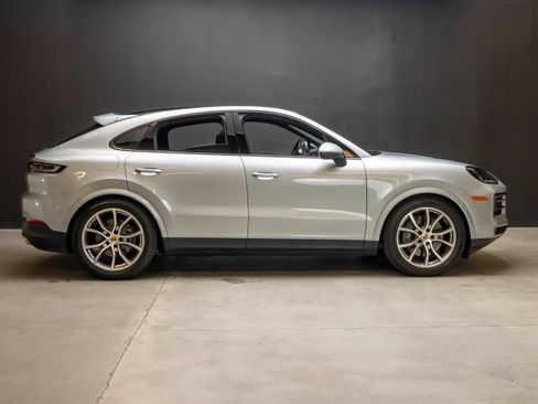 Certified 2024 Porsche Cayenne Coupe AWD/4WD image 8