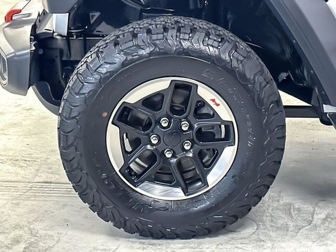 Used 2021 Jeep Wrangler Unlimited Rubicon image 25