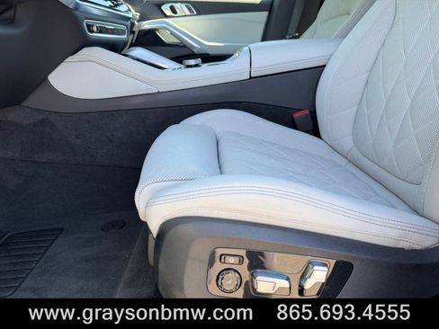 Used 2025 BMW X6 M60i AWD/4WD image 11