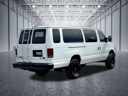 Used 2014 Ford E-350 and Econoline 350 XLT RWD image 9