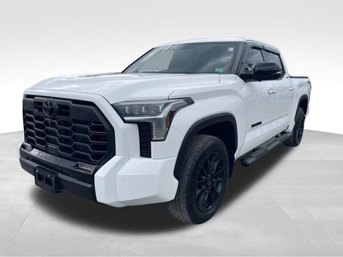 Used 2025 Toyota Tundra Limited w/ TRD Off-Road Package AWD/4WD image 17