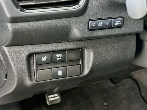 Used 2025 Nissan Leaf S FWD image 17