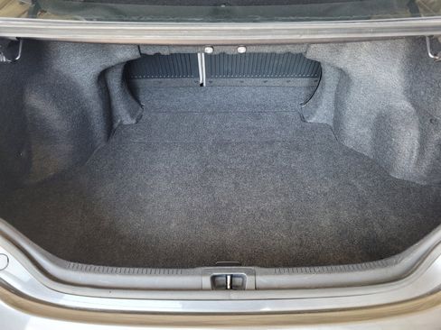 Used 2014 Toyota Camry LE FWD image 19