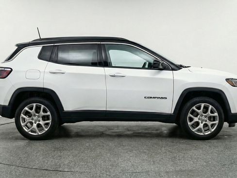 Used 2025 Jeep Compass Limited AWD/4WD image 11
