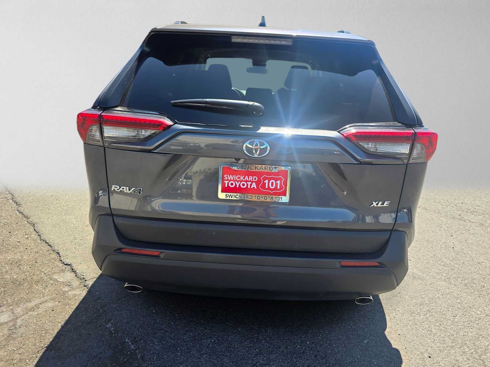 Used 2025 Toyota RAV4 XLE FWD image 4
