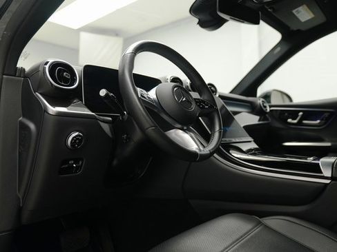 Used 2024 Mercedes-Benz GLC 300 4MATIC image 19