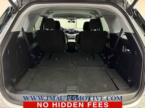 Used 2021 Ford Explorer XLT image 18