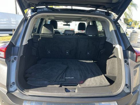 Used 2023 Nissan Rogue SV w/ SV Premium B Package image 26