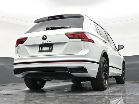 Used 2024 Volkswagen Tiguan SE R-Line FWD image 21