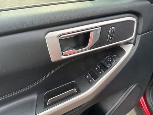 Used 2021 Ford Explorer XLT w/ Equipment Group 202A image 9