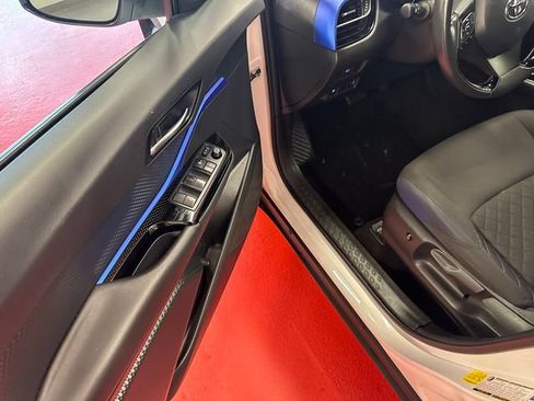 Certified 2022 Toyota C-HR XLE FWD image 9