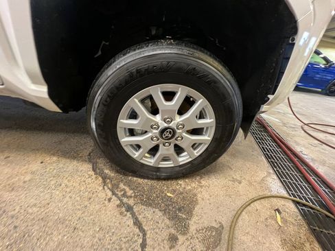 Certified 2024 Toyota Tacoma SR5 image 28