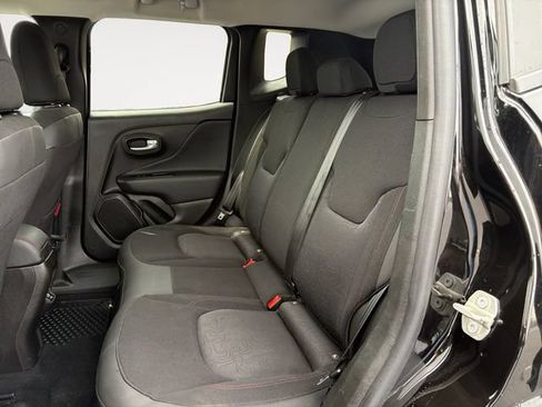 Used 2023 Jeep Renegade Trailhawk AWD/4WD image 13