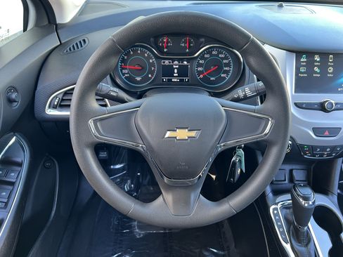Used 2018 Chevrolet Cruze LS FWD image 24