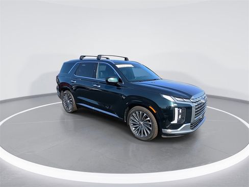 Used 2023 Hyundai Palisade Calligraphy image 2