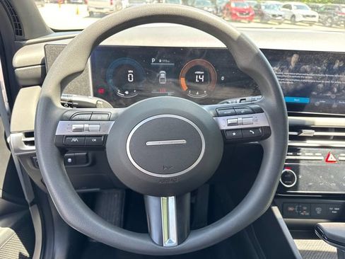 Used 2025 Hyundai Santa Cruz SEL AWD/4WD image 18