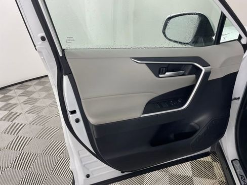 Used 2025 Toyota RAV4 XLE w/ Convenience Package image 12