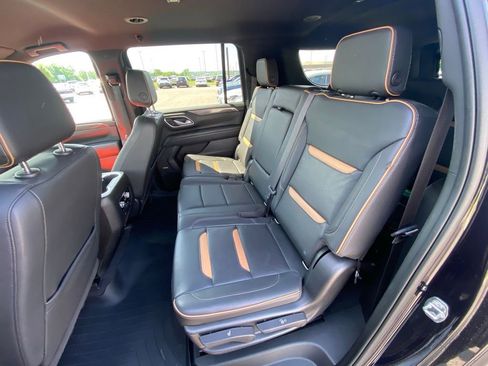 Used 2022 GMC Yukon XL AT4 AWD/4WD image 27