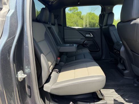 Used 2026 Chevrolet Silverado EV Trail Boss AWD/4WD image 26