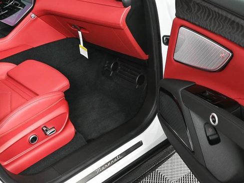 New 2025 Maserati Grecale Modena image 27