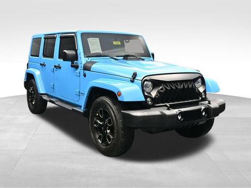Used 2018 Jeep Wrangler Unlimited Sahara AWD/4WD image 7