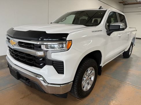 Used 2025 Chevrolet Silverado 1500 LT AWD/4WD image 1
