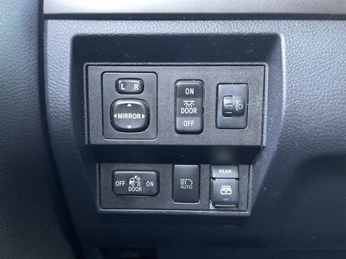 Used 2019 Toyota Tundra SR5 w/ SR5 Upgrade Package image 29