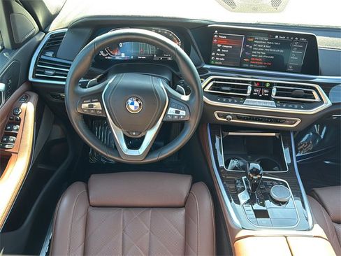 Used 2023 BMW X5 xDrive40i w/ Premium Package image 11